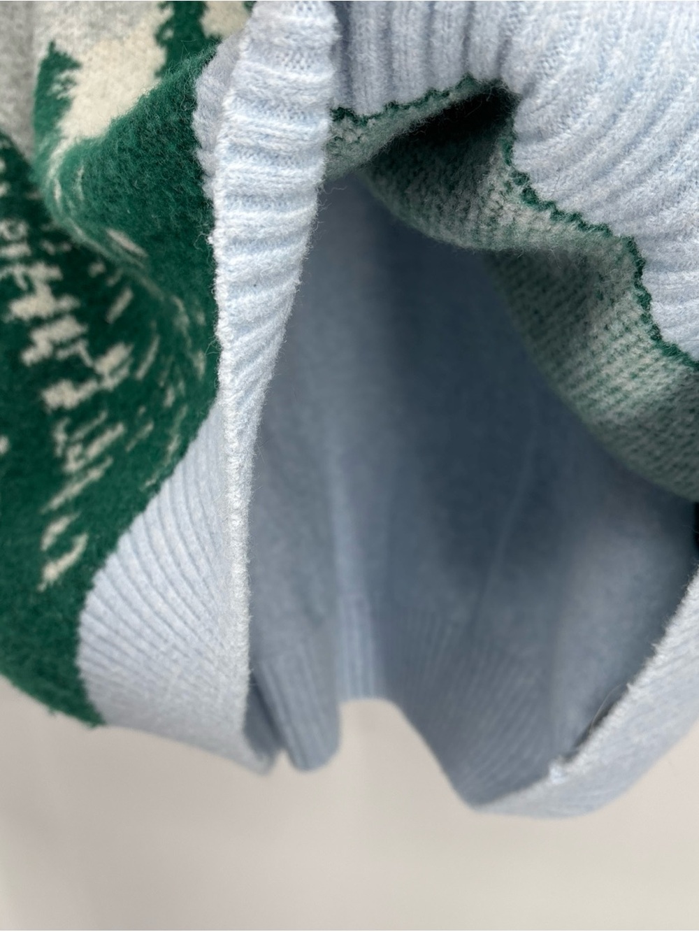 Sz XXL Old Navy Light Blue Scenic Forest Christmas vibes Crewneck Sweater used - Picture 7 of 15